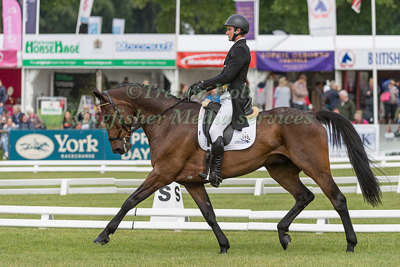 JACK PINKNEY (GBR) AND RAPHAEL IV
