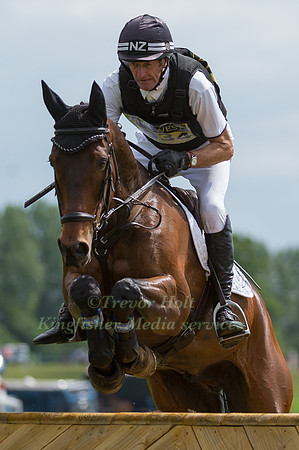 MARK  TODD (NZL) RIDING OBOS COLOMBUS COMPETING IN THE CROSS COUNTRY PHASE OF THE ADVANCED  INTERMEDIATE  CLASS AT THE  2017 ROCKINGHAM CASTLE INTERNATIONAL HORSE TRIAL.