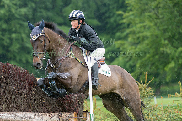 CAROLINE  POWELL (NZL) AND ON THE BRASH TAKING PART IN THE CROSS COUNTRY PHASE OF THE  CCI THREE STAR COMPETITION AT THE 2017 EQUI-TREK BRAMHAM INTERNATIONAL HORSE TRIALS