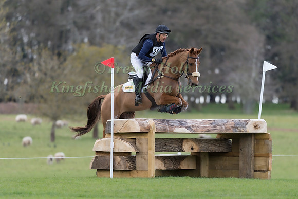 BILL LEVETT  RIDING  LATES QUIN