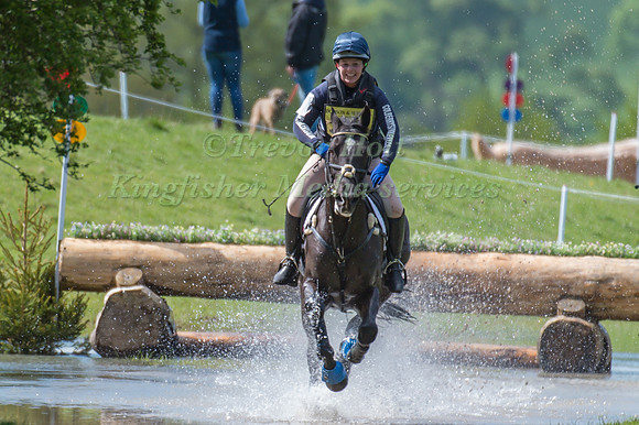 Tamara-Jane  Davis (NZL) riding Arctic Mouse