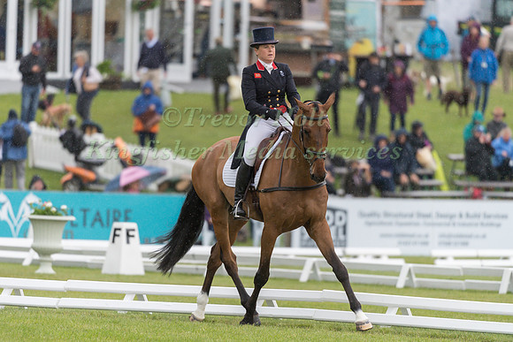 PIPPA FUNNELL (GBR) AND BILLY WALK ON