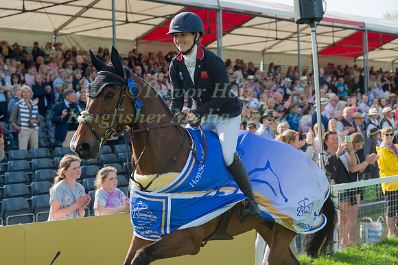 Laura Collett enjoys a lap of Honour