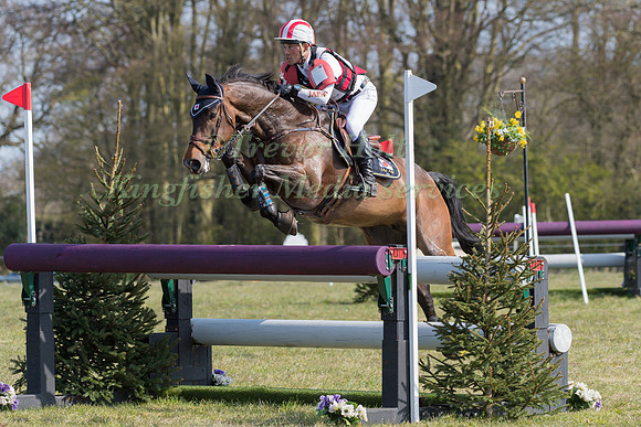 RYUZO KITAJIMA RIDING QUEEN MARY