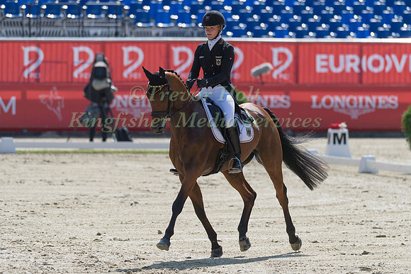 JULIA KRAJEWSKI (GER) AND SAMOURAI DU THOT