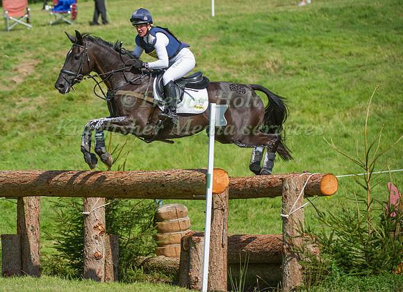 Nicola Wilson and Opposition Buzz