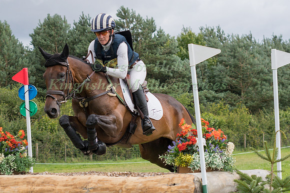 CAROLINE  POWELL (NZL) AND FLIPPER K