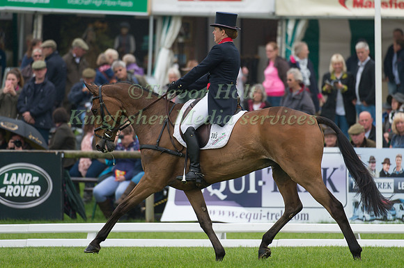 Pippa Funnell (GBR) riding Mirage D'Elle