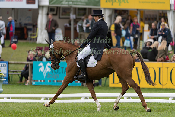 JANE RILEY (GBR) AND LOMOTO