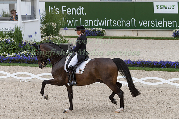 DOROTHEE SCHNEIDIER  (GER) AND SHOWTIME FRH  TAKING PART IN THE PREIS DER FAMILLIE TESCH GRAND PRIX CDIO5*