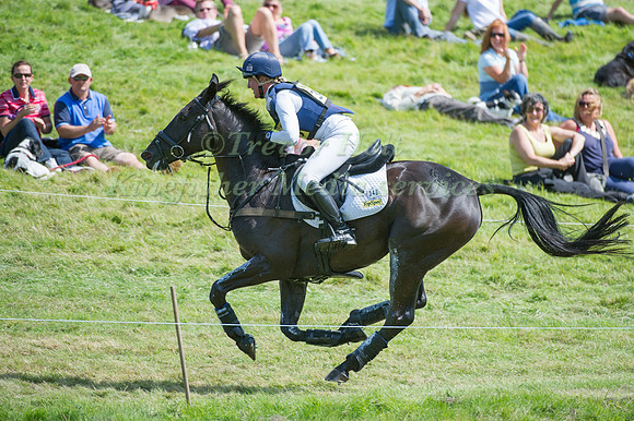 Nicola Wilson and Opposition Buzz