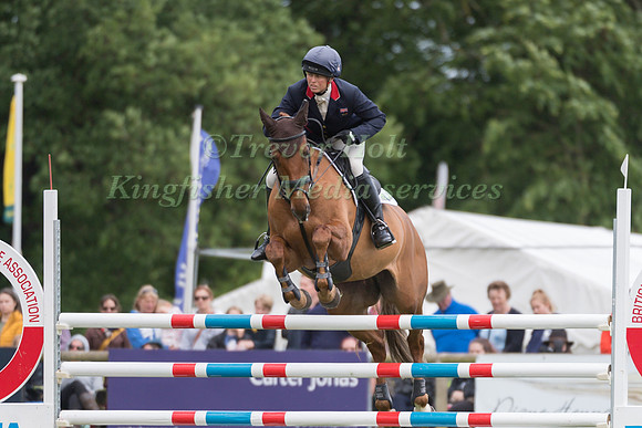 JEANETTE BRAKEWELL (GBR) AND FOREVER RED TAKING PART IN THE SHOWJUMPING PHASE OF THE CCI THREE STAR COMPETITION AT THE 2017 EQUI-TREK BRAMHAM INTERNATIONAL HORSE TRIALS