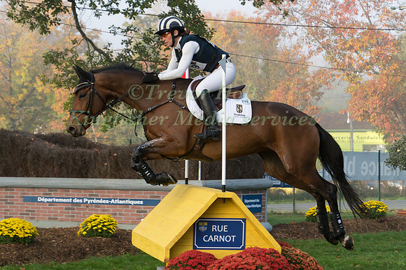 CAROLINE POWELL (NZL) AND FLIPPER K