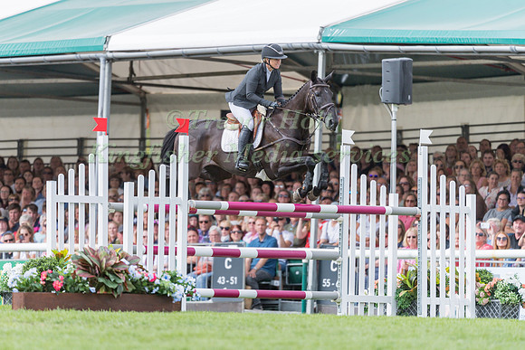 Jonelle Price (NZL) and Classic Moet
