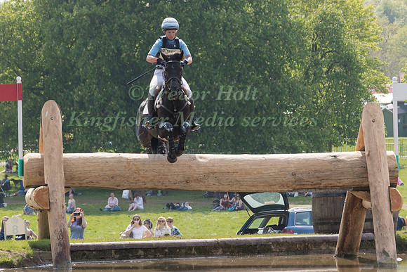JONELLE PRICE (NZL) RIDING  CLASSIC MOET