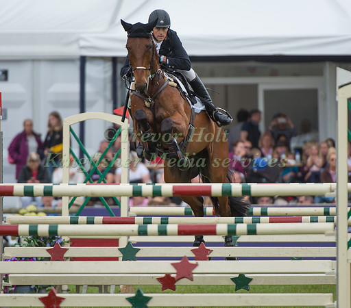 Gubby Leech (GBR) riding Xavier