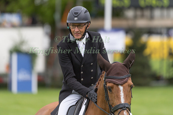Bill Levett (AUS) and Lates Quin