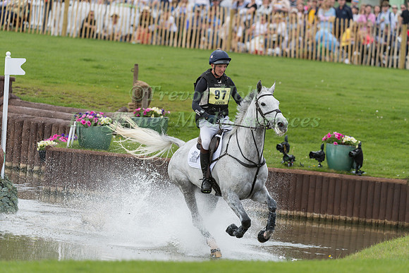 Tom Jackson (GBR) and Capels Hollow Drift