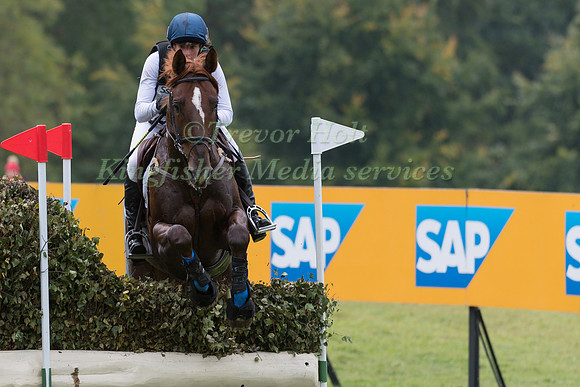 VICTORIA SCOTT (RSA) RIDING VALTHO DES PEUPLIERS
