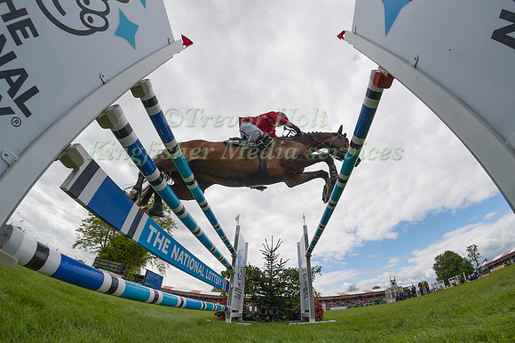 Kazuma Tomoto (JPN) and  Tacoma d'Horset