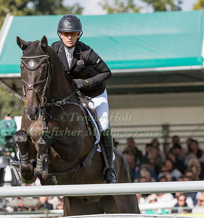 CAROLINE POWELL (NZL) AND ON THE BRASH