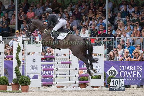 TOM CRISP (GBR) AND WINTERDOWN ROYALE