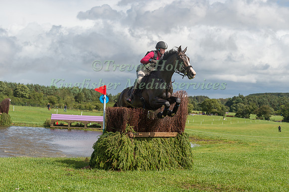 AMY STRUTHERS RIDING  HOTSHOT GN