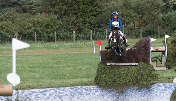 ELLA WOODHEAD RIDING  BALOU DE BEAUVAIS