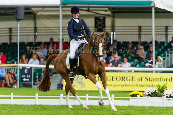 SONJA  JOHNSON (AUS) RIDING PARKIARRUP ILLICIT LIAISON