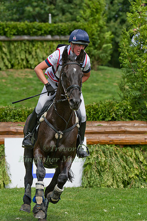 Nicola Wilson and Opposition Buzz