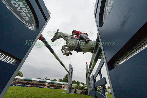 Paul  Tapner (AUS) and Bonza King Of Rouges