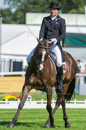 SHANE  ROSE (AUS) RIDING SHANGHAI JOE