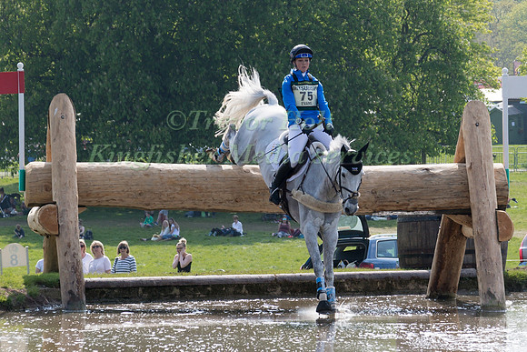 DANI EVANS (GBR) RIDING  SMART TIME