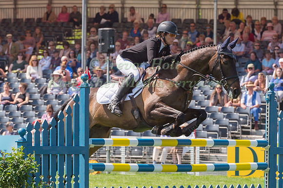 CAROLINE POWELL (NZL) RIDING  ON THE BRASH
