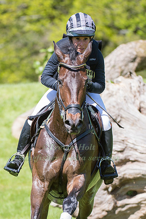 Bettina Hoy (GER) riding Designer 10