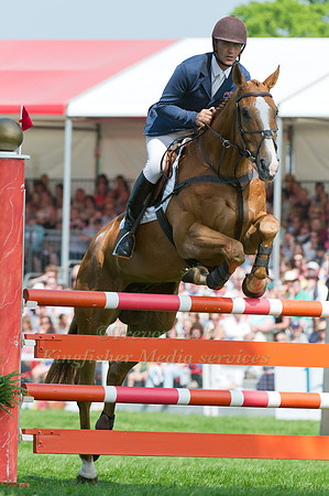 Andrew Nicholson & Nereo