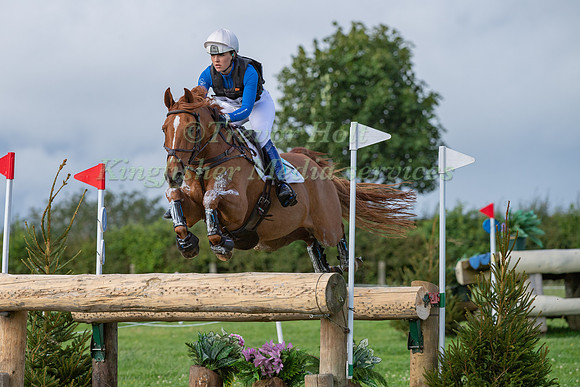 GEMMA GURVIDI RIDING  BILLY ORINOCO