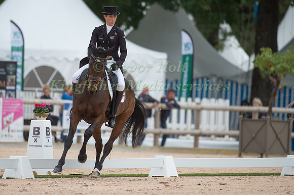Caroline Powell (NZL) riding Spice Sensation