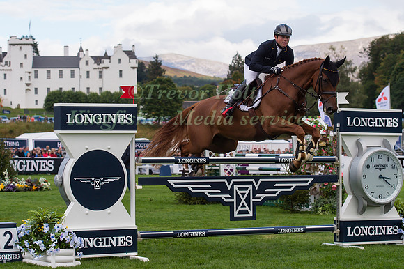 Michael Jung of Germany riding Fischer Takinou