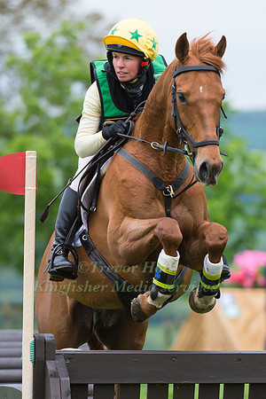 Cheryl Bezants (GBR) riding Heading East